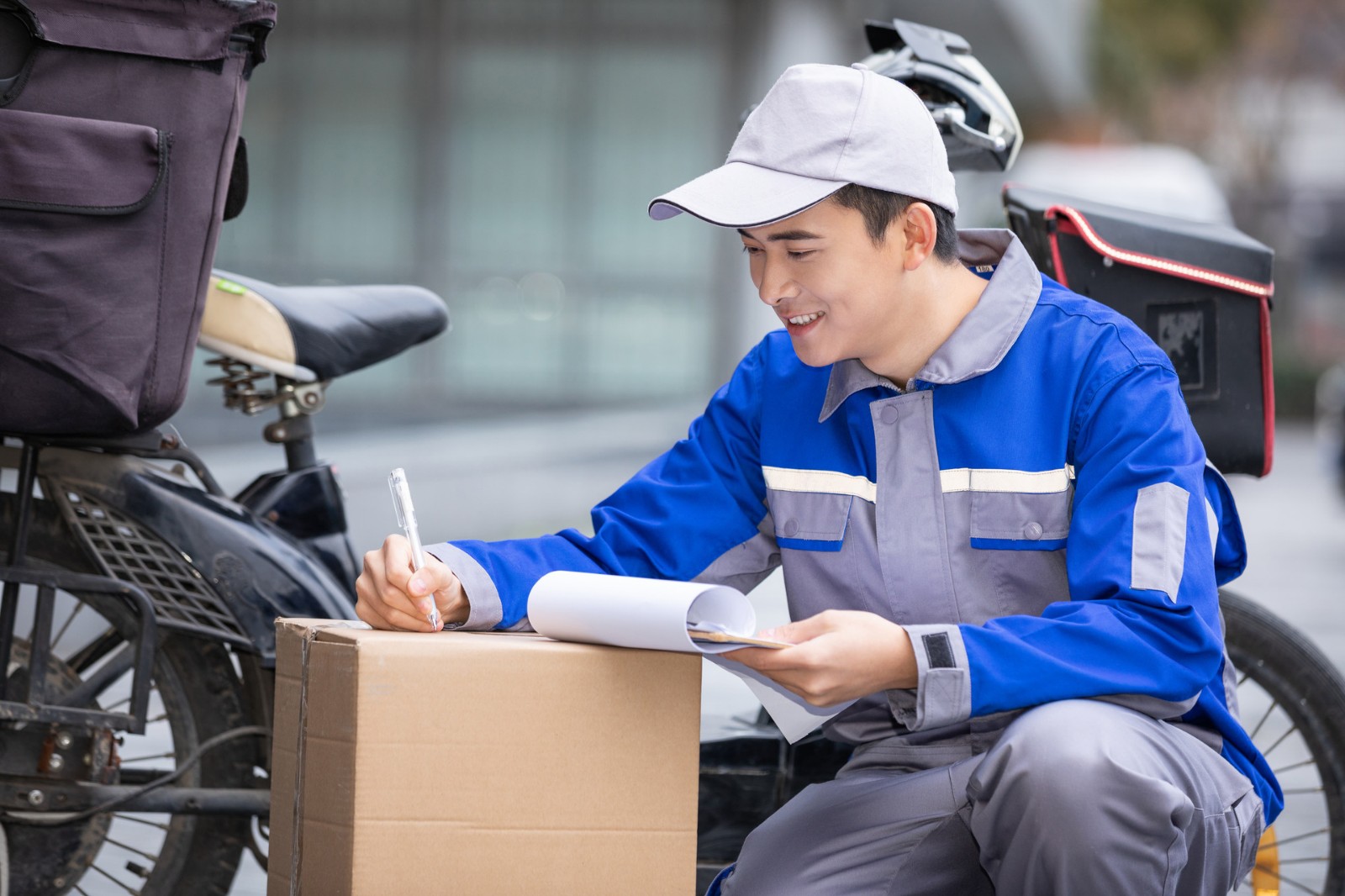 摄图网_501568015_banner_快递员寄件收取快递（非企业商用）.jpg